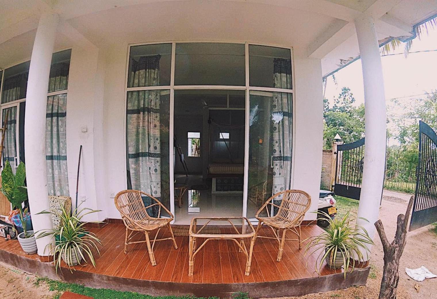 Lotus Surf House Hotel Midigama East Phòng bức ảnh