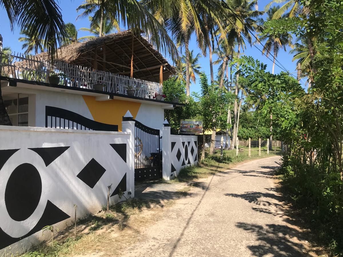 Lotus Surf House Hotel Midigama East Ngoại thất bức ảnh
